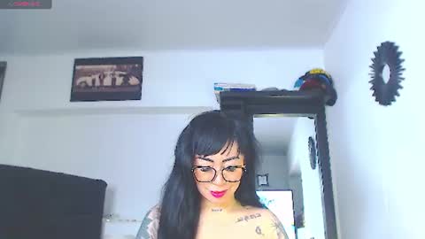 Vicky  online show from August 3, 11:16 am