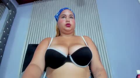 Vickyboobies  online show from July 18, 12:40 pm