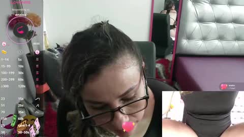 Snapshot of vickysexyx chatting on February 13, 7:42 pm Valentina online show from February 13, 7:42 pm