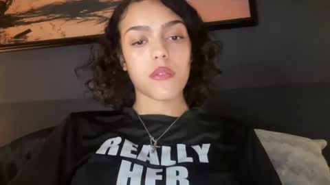 Goddess Victory  online show from December 21, 5:25 am