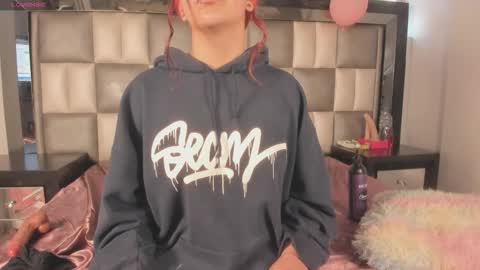 Victoria online show from November 29, 2:54 pm