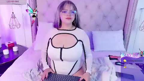 victoria_cherry_ online show from April 30, 11:26 am