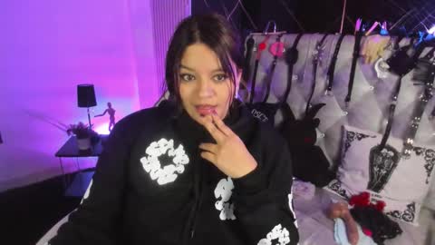 victoria_floyd1 online show from January 14, 11:54 pm