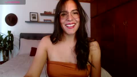 VICTORIA MARTELO online show from July 2, 5:08 pm