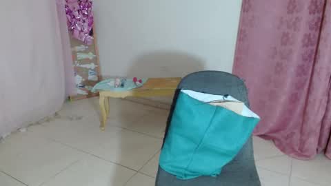 Snapshot of victoria_miler chatting on March 7, 4:33 pm VICKY online show from March 7, 4:33 pm