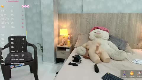 victoria_pachon online show from May 1, 9:07 pm