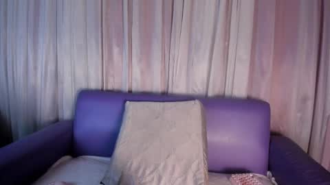 Snapshot of victoriaa2_doll chatting on September 22, 12:14 pm victoriaa2_doll online show from September 22, 12:14 pm
