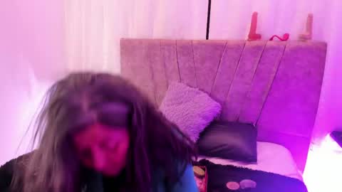 victoriaa_anderson_ online show from May 1, 1:14 pm