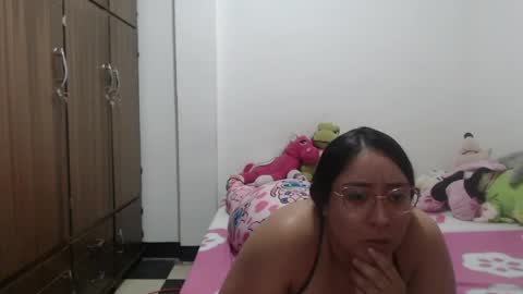 Victoria Silva online show from May 8, 5:00 am