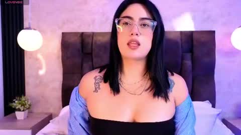 Victoria Andrade online show from July 29, 12:27 pm