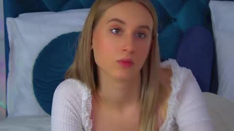 Victoria online show from November 25, 6:31 pm