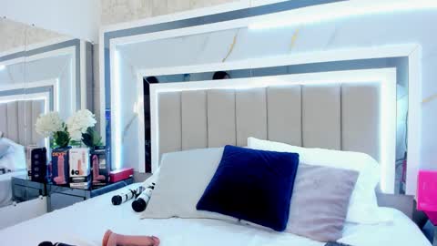 Victoria Moon  online show from October 21, 11:09 pm