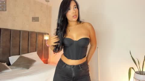 Snapshot of victoriaregia1 chatting on December 13, 11:34 am Maria Victoria online show from December 13, 11:34 am