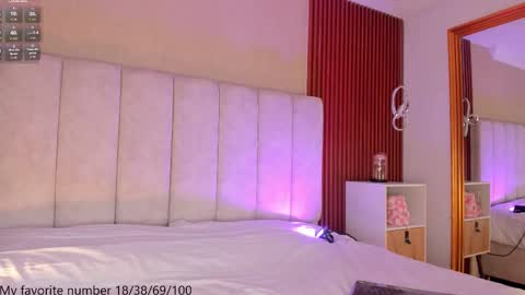 Snapshot of victoriaregia1 chatting on October 18, 11:57 am Maria Victoria online show from October 18, 11:57 am