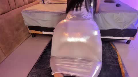 Victoria  online show from November 29, 1:48 pm