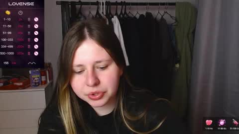 victoriassecrets_ online show from February 5, 9:40 pm