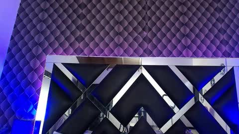 victtoria lee online show from November 18, 7:15 pm