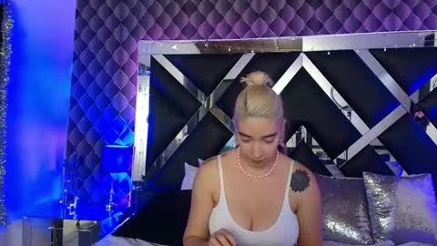 victtoria lee online show from July 9, 7:27 pm