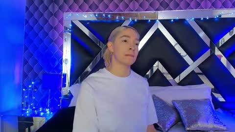 victtoria lee online show from February 23, 7:35 pm