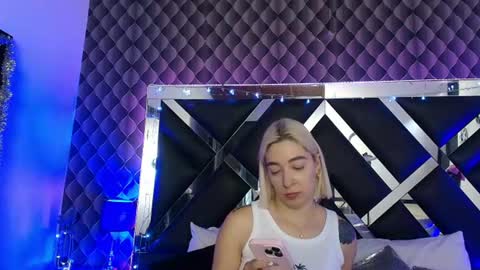 victtoria lee online show from July 27, 7:22 pm