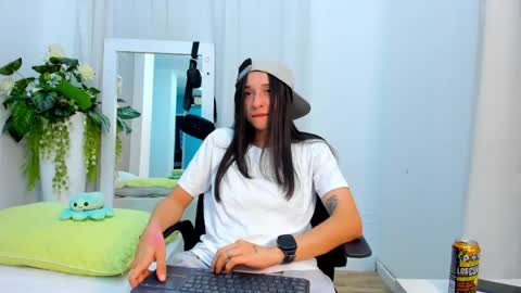 viictoriiasaenz online show from April 29, 5:32 am