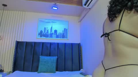 Viiolett online show from March 7, 8:05 pm