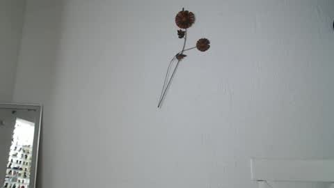 viiolettaaa online show from April 27, 7:55 pm