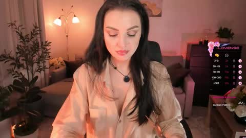 Viki Bellson online show from October 12, 7:05 pm