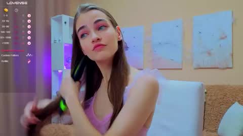 vikiberry online show from October 24, 10:33 am