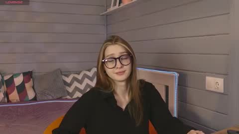 Snapshot of vikki_wye chatting on October 15, 7:11 am Viki online show from October 15, 7:11 am