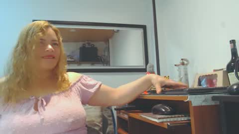 Snapshot of vikktoriaaa chatting on January 21, 5:27 am VIKKKTORIAAA online show from January 21, 5:27 am
