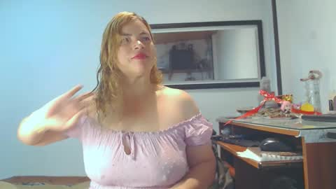Snapshot of vikktoriaaa chatting on February 24, 4:58 am VIKKKTORIAAA online show from February 24, 4:58 am