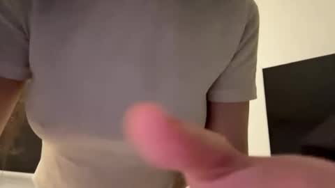 Vivien online show from March 15, 5:04 pm