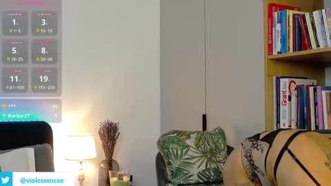 Snapshot of viofemme chatting on October 11, 4:39 am viofemme online show from October 11, 4:39 am