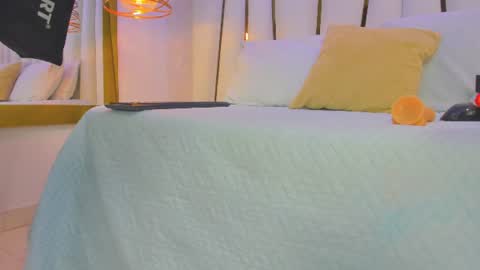 violeet_gray online show from July 30, 11:33 am
