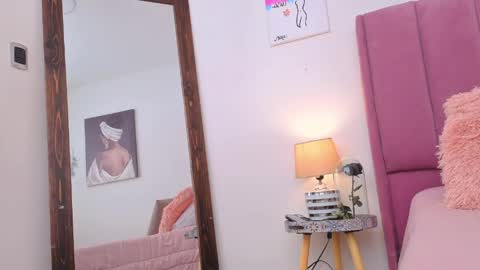 violet__15 online show from June 4, 2:43 pm