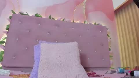 violet__taylor_ online show from July 22, 2:34 am