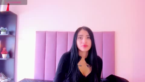 violet online show from December 20, 3:05 pm