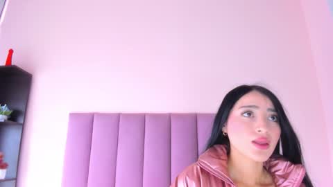 violet online show from November 17, 1:12 pm