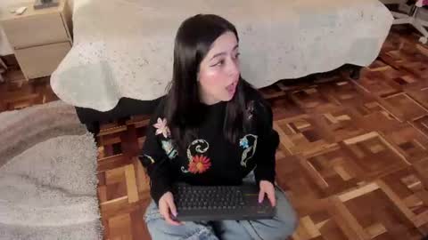Violet Nova online show from June 11, 11:40 am