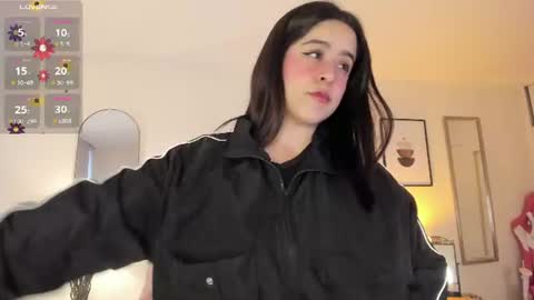 Violet Nova online show from June 17, 11:44 am