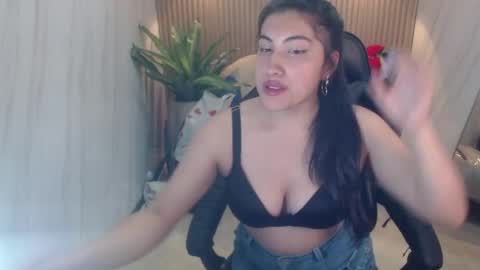Violet online show from June 1, 8:54 pm