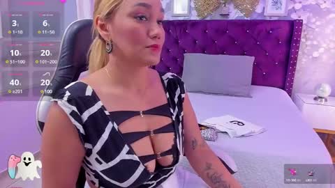 Snapshot of violeta_medina chatting on March 12, 3:24 am violeta_medina online show from March 12, 3:24 am