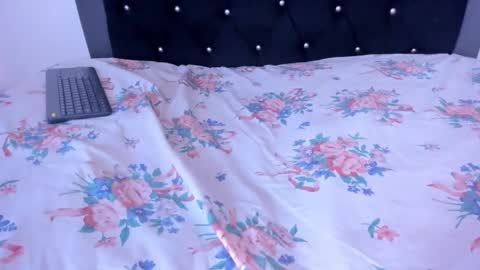 VioletaDums online show from September 29, 5:23 am