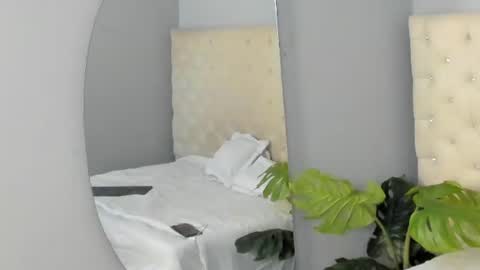 Violet online show from June 14, 4:29 pm