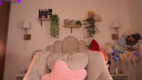 violeth___ online show from February 12, 1:13 pm