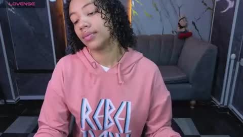 violeth_b online show from June 23, 1:09 pm