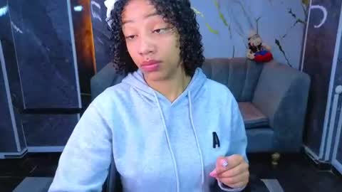violeth_b online show from July 28, 1:21 pm