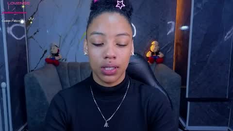 violeth_b online show from June 5, 1:39 pm