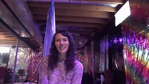 Violet Hooper online show from March 11, 2:40 pm